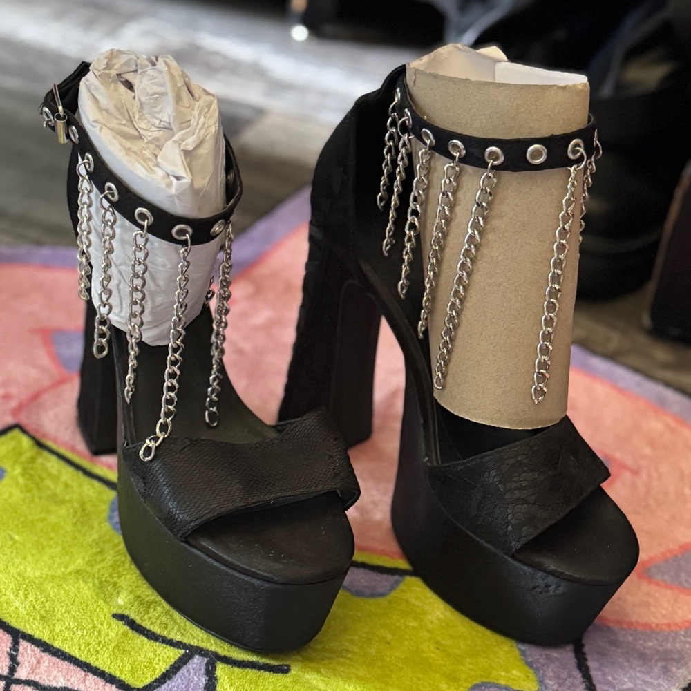 !!NEW!! - Dolls Kill x Widow, Women's Platform Heels,'s Size 9